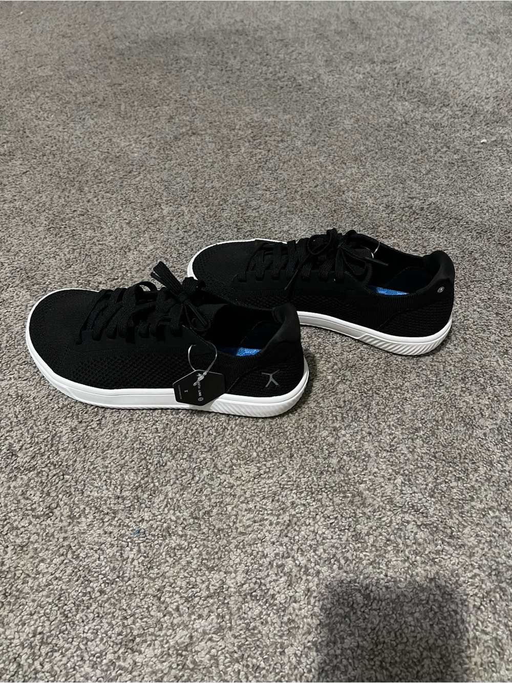 Women 7.5 or men’s 6 Flux Black Knit Athletic Sneakers with Cushioned White Sole